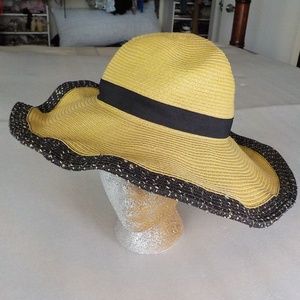 DBY Natural/Black Wired Brim Floppy Sun Hat